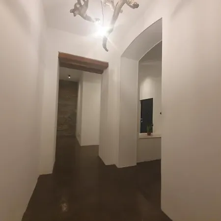 Lägenhet Larco Living 3 *