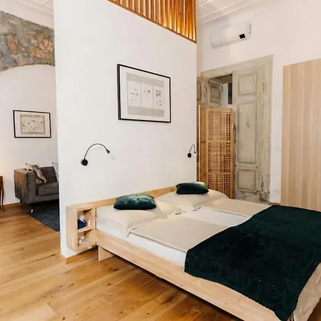 Larco Living 3 * טריאסטה